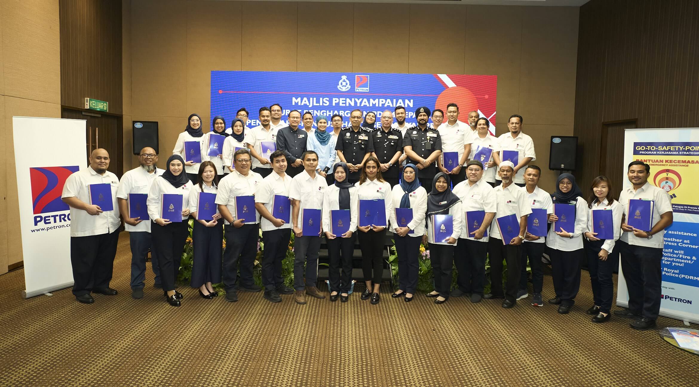 Petron Malaysia Builds Safer Communities Through Its Go-To-Safety-Point Programme Petron Malaysia Builds Safer Communities Through Its Go-To-Safety-Point Programme